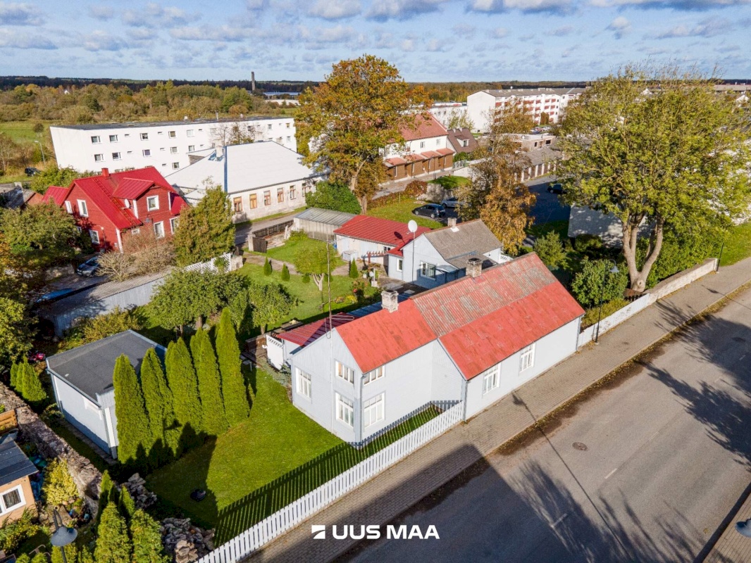 Saaremaa vald, Kuressaare linn, Pikk tn 50