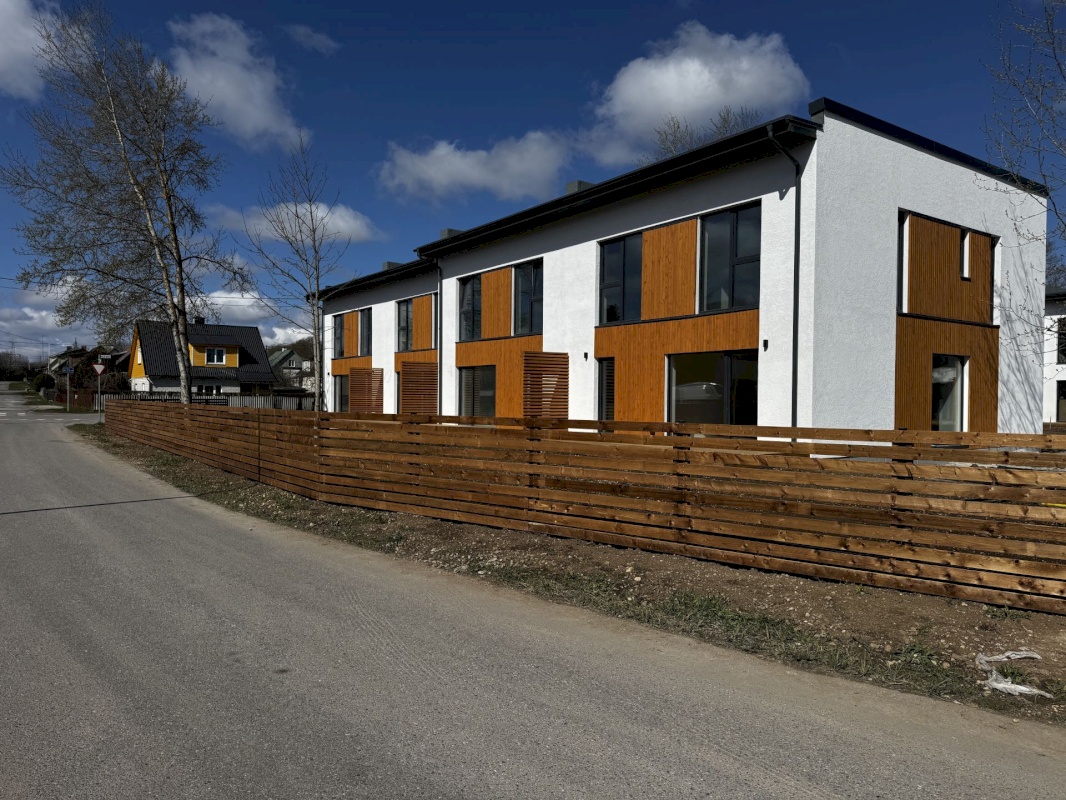 Rakvere linn, Mõisavälja 3