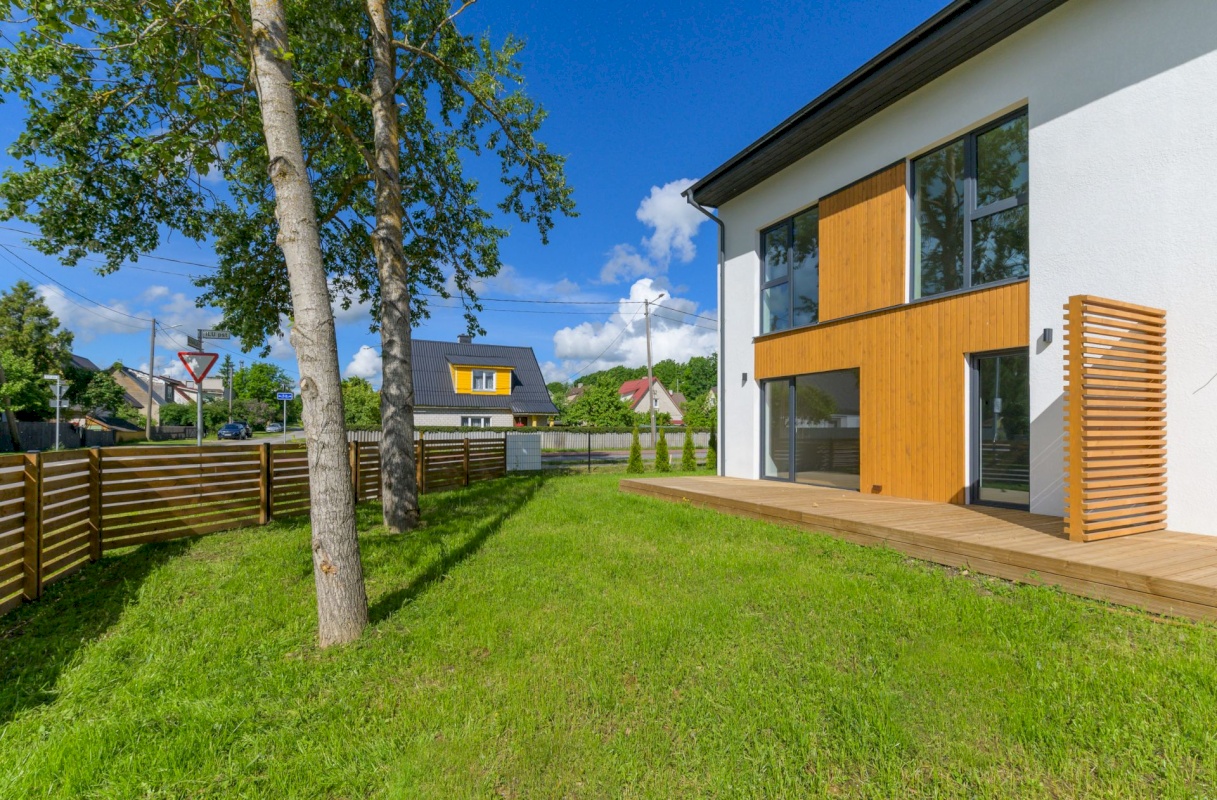 Rakvere linn, Mõisavälja 3