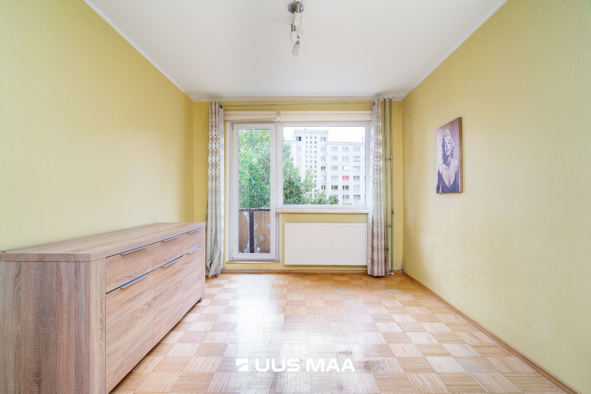 Tallinn, Haabersti linnaosa, Väike-Õismäe, Õismäe tee 120