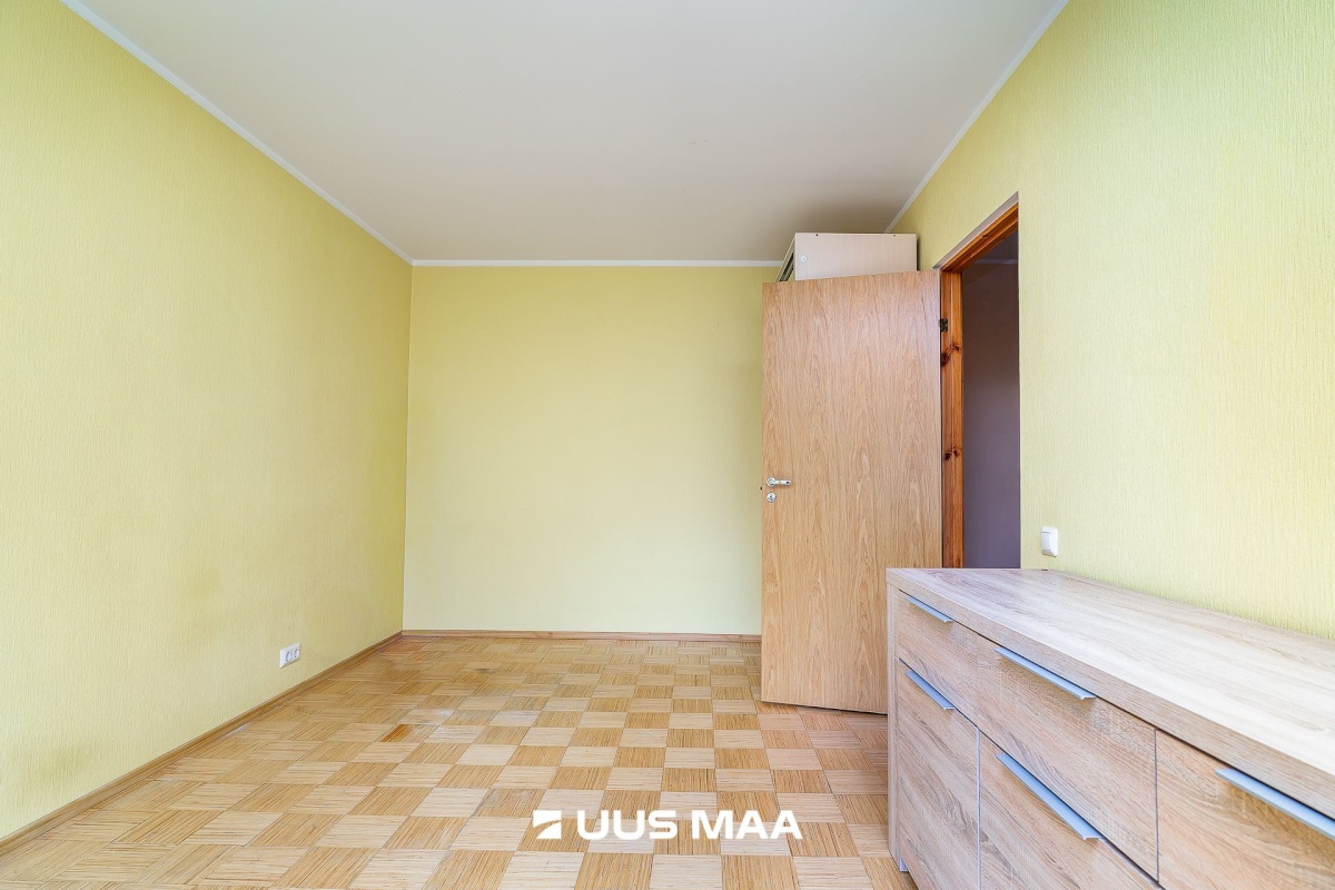 Tallinn, Haabersti linnaosa, Väike-Õismäe, Õismäe tee 120