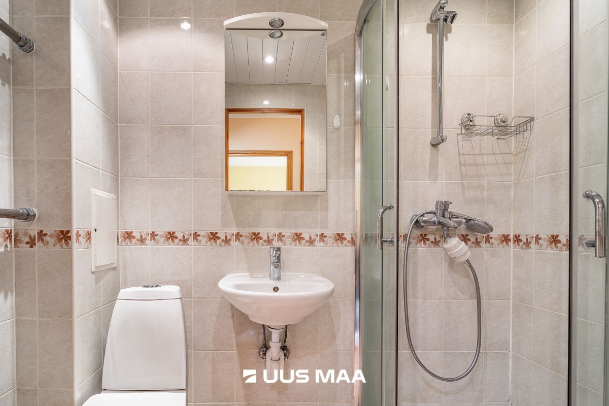 Tallinn, Haabersti linnaosa, Väike-Õismäe, Õismäe tee 120