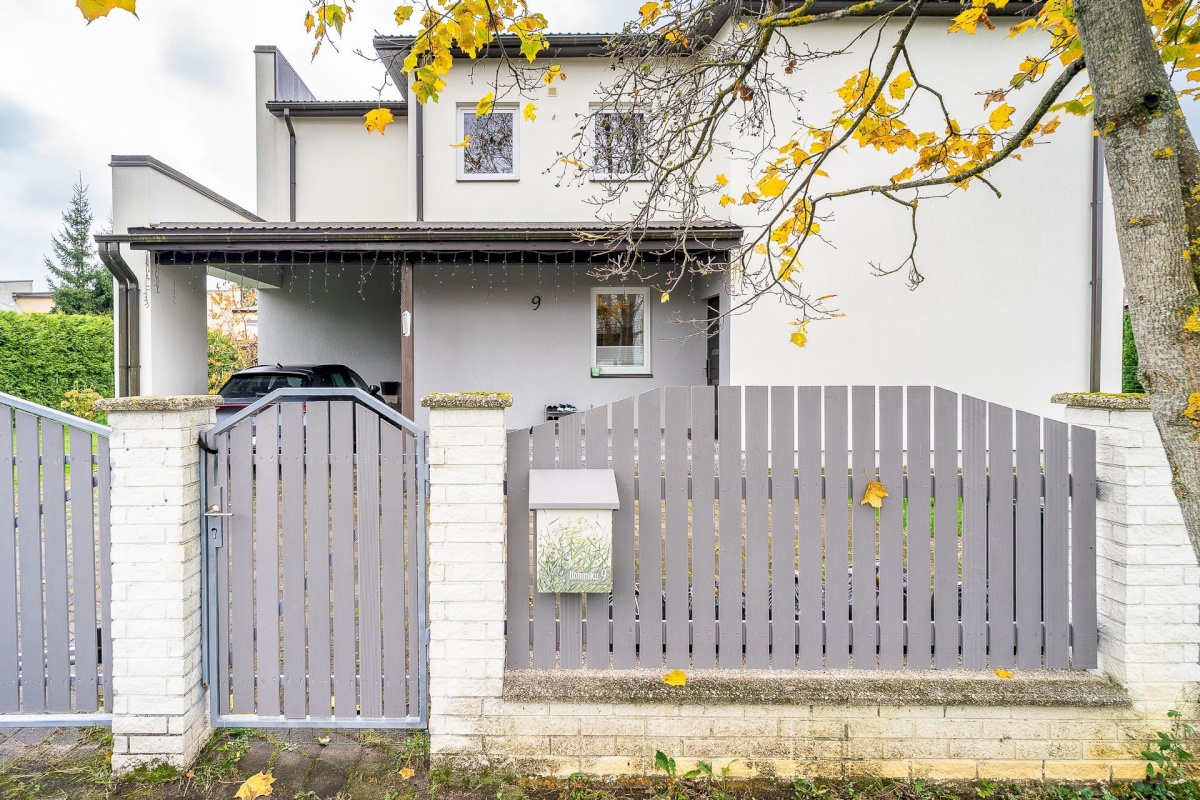 Keila linn, Hommiku 9