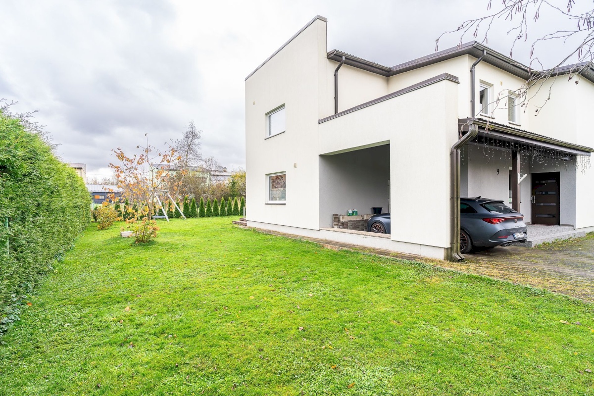 Keila linn, Hommiku 9