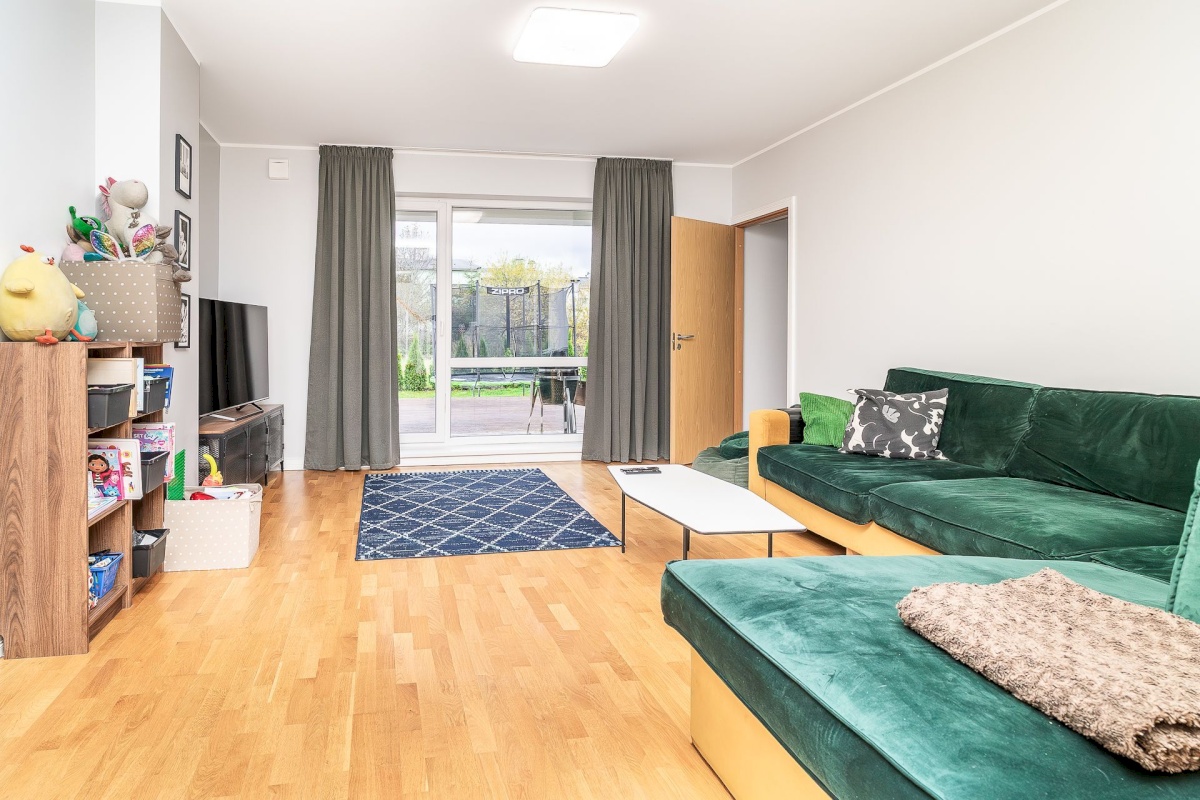 Keila linn, Hommiku 9