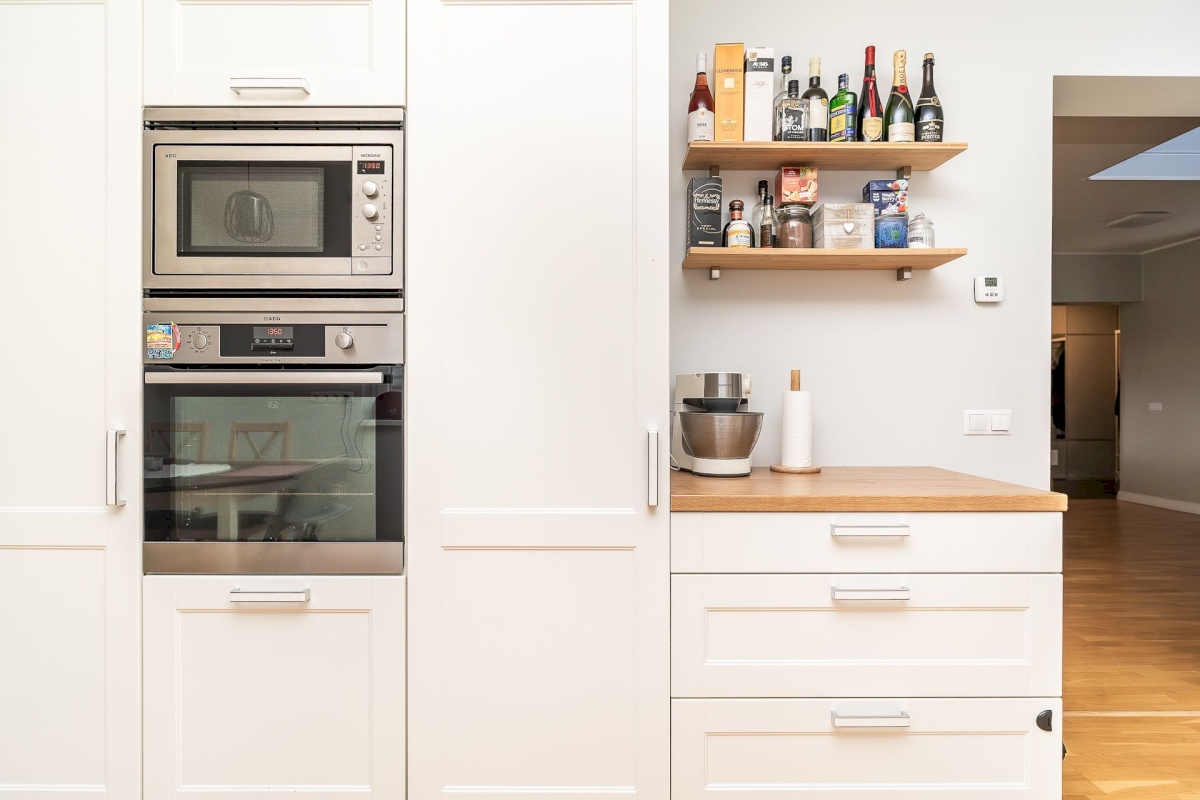 Keila linn, Hommiku 9