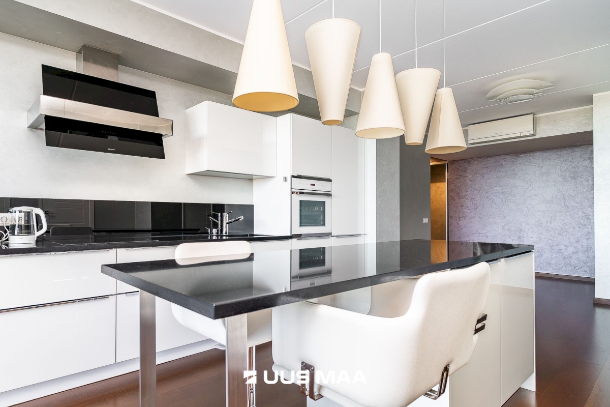 Tallinn, Lasnamäe linnaosa, Võidujooksu tn 1