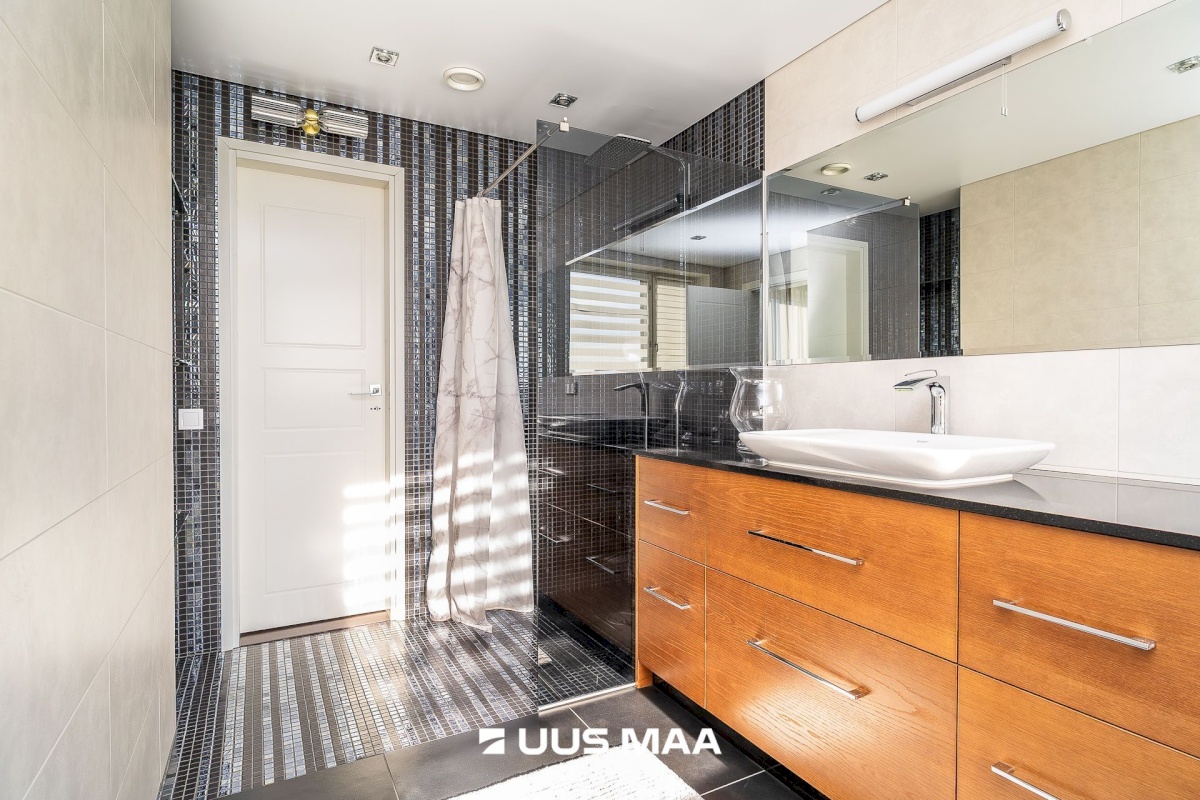 Tallinn, Lasnamäe linnaosa, Võidujooksu tn 1