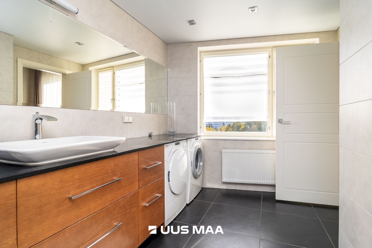 Tallinn, Kesklinna linnaosa, Võidujooksu tn 1