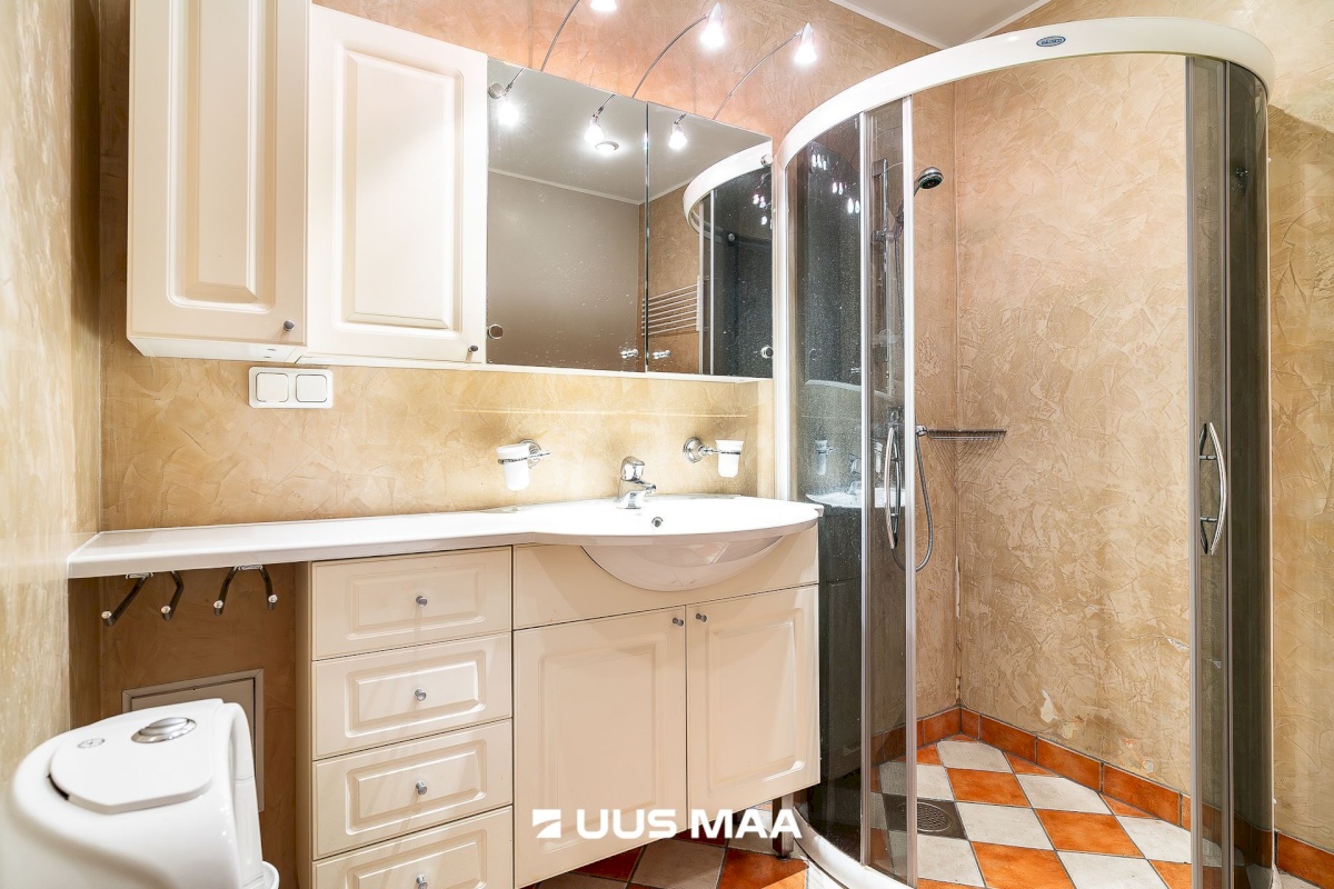 Tallinn, Kesklinna linnaosa, Vanalinn, Uus tn 28