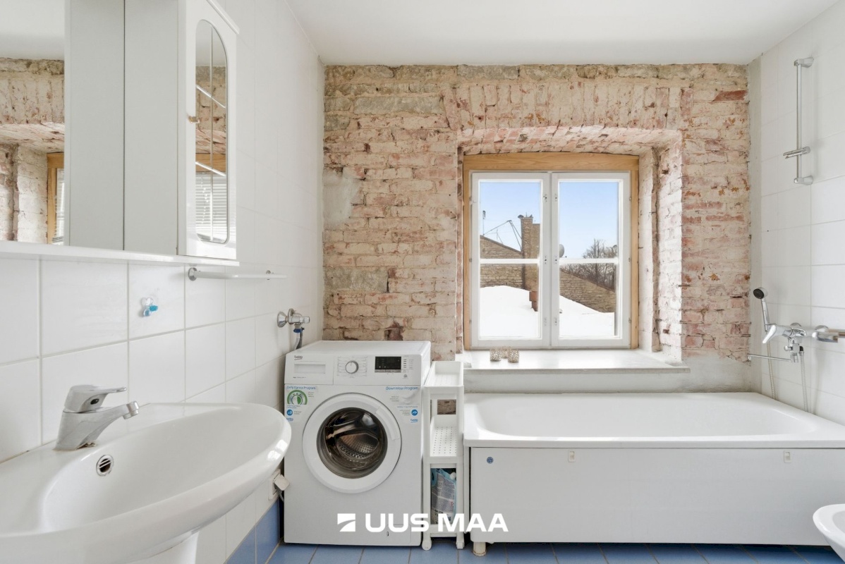 Tallinn, Põhja-Tallinna linnaosa, Kalamaja, Põhja pst 21b