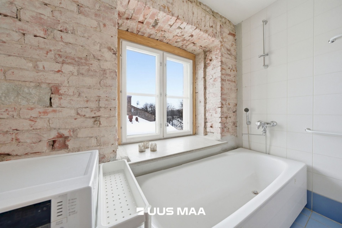 Tallinn, Põhja-Tallinna linnaosa, Kalamaja, Põhja pst 21b