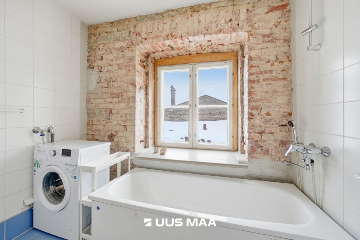 Tallinn, Põhja-Tallinna linnaosa, Kalamaja, Põhja pst 21b