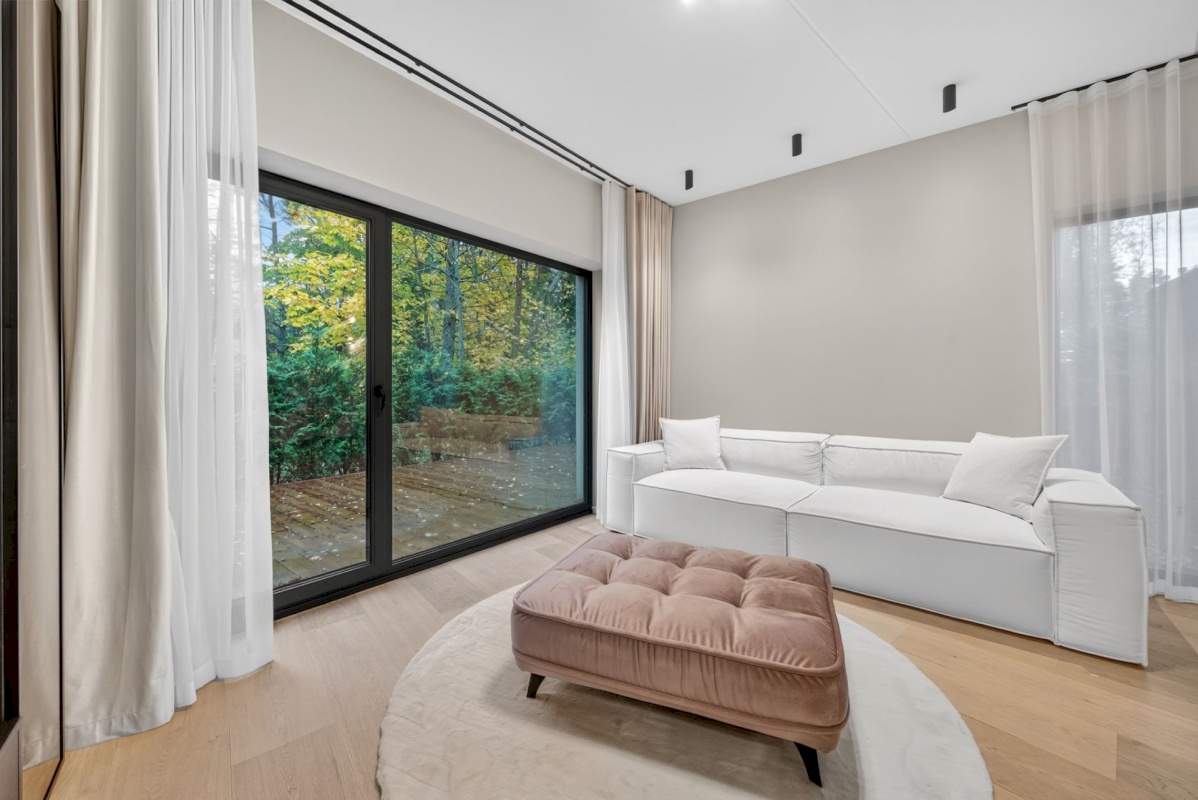 Tallinn, Pirita linnaosa, Naistepuna tee 1