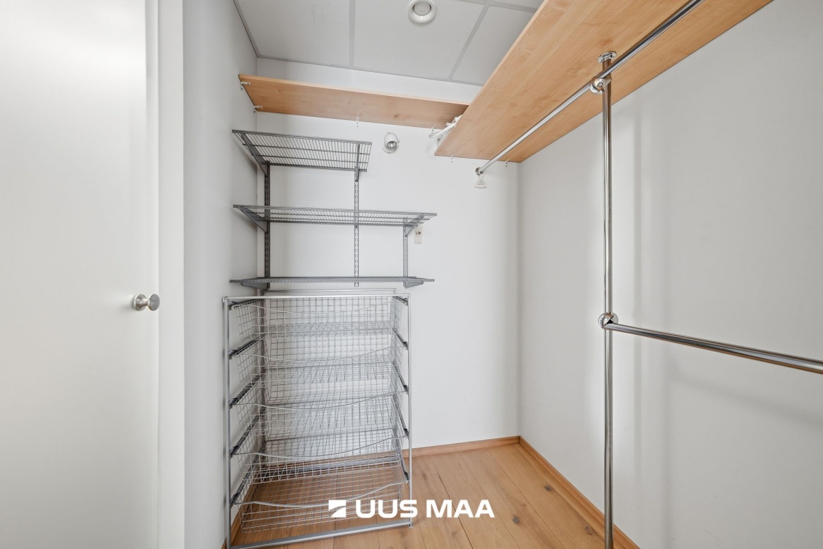 Tallinn, Kesklinna linnaosa, Pärnu mnt 104a