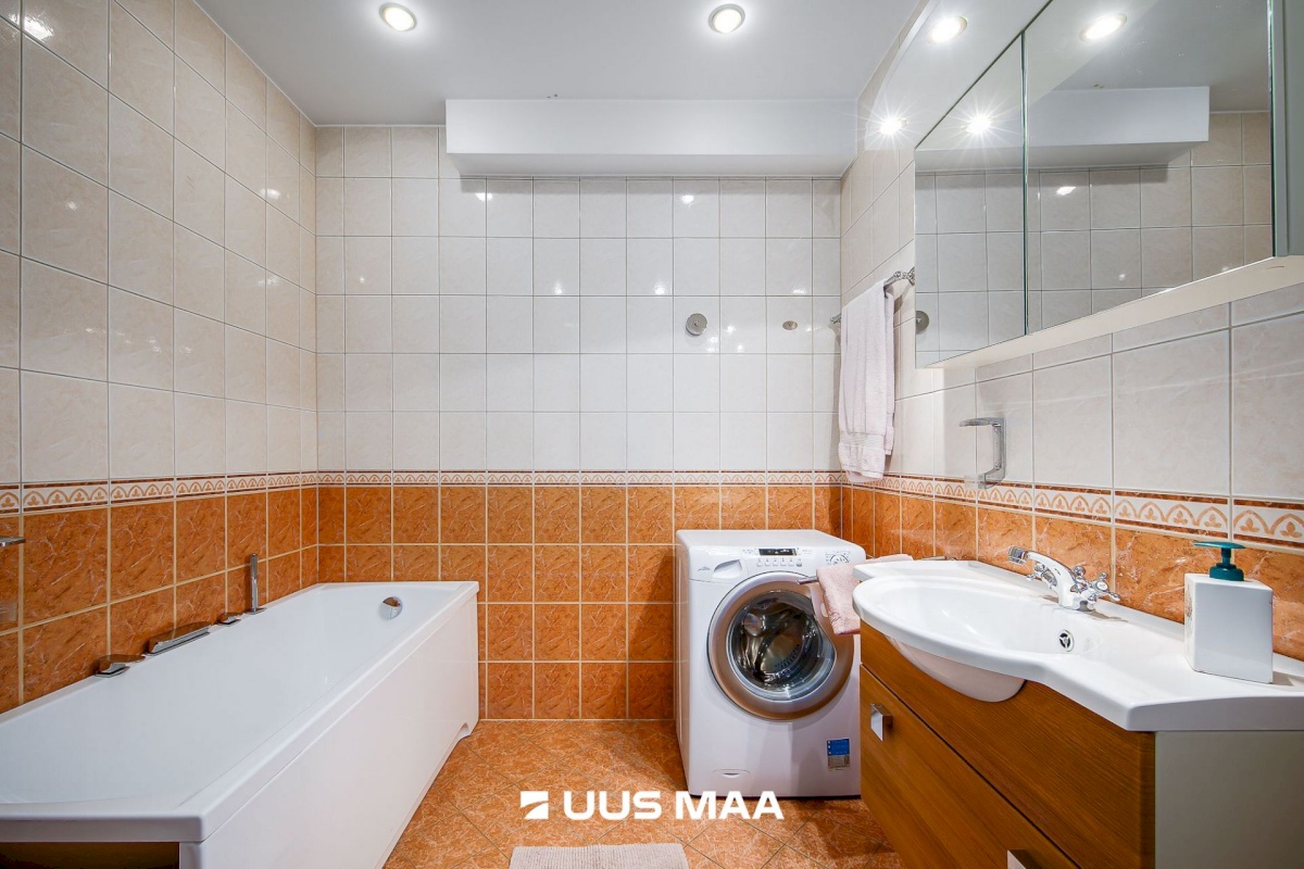 Tallinn, Kesklinna linnaosa, Vanalinn, Uus tn 28