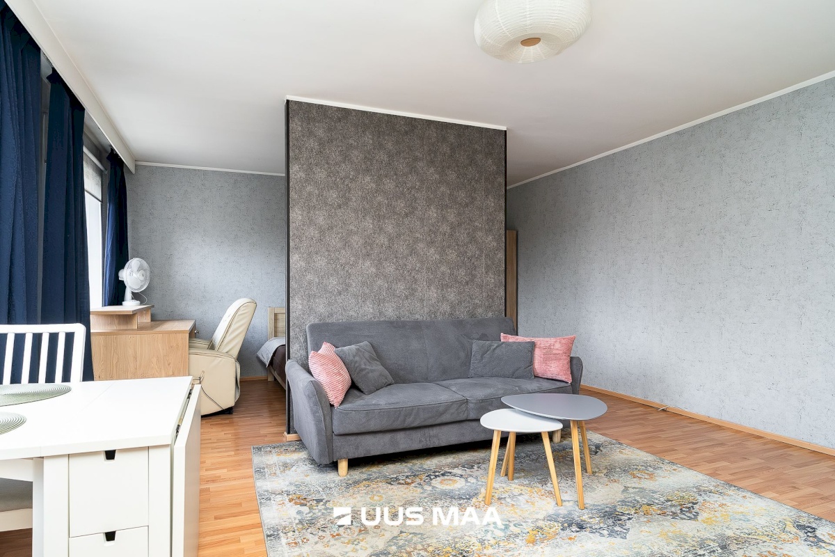 Tallinn, Kesklinna linnaosa, Pärnu mnt 76