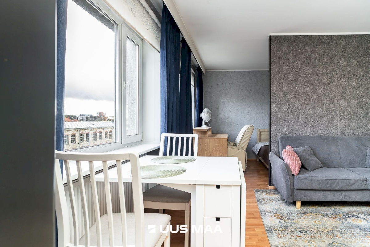 Tallinn, Kesklinna linnaosa, Pärnu mnt 76