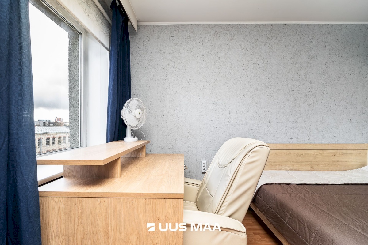 Tallinn, Kesklinna linnaosa, Pärnu mnt 76