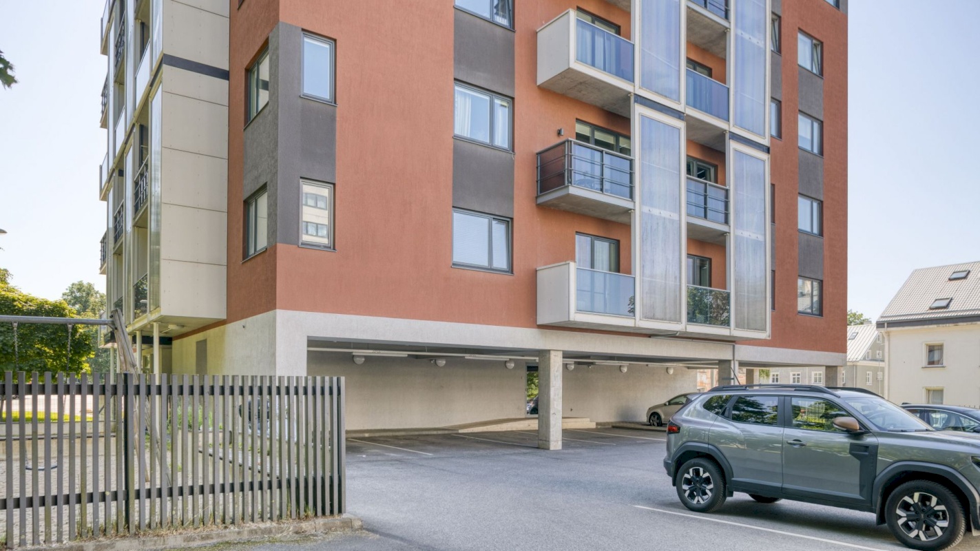 Tallinn, Kesklinna linnaosa, Pärnu mnt 104a