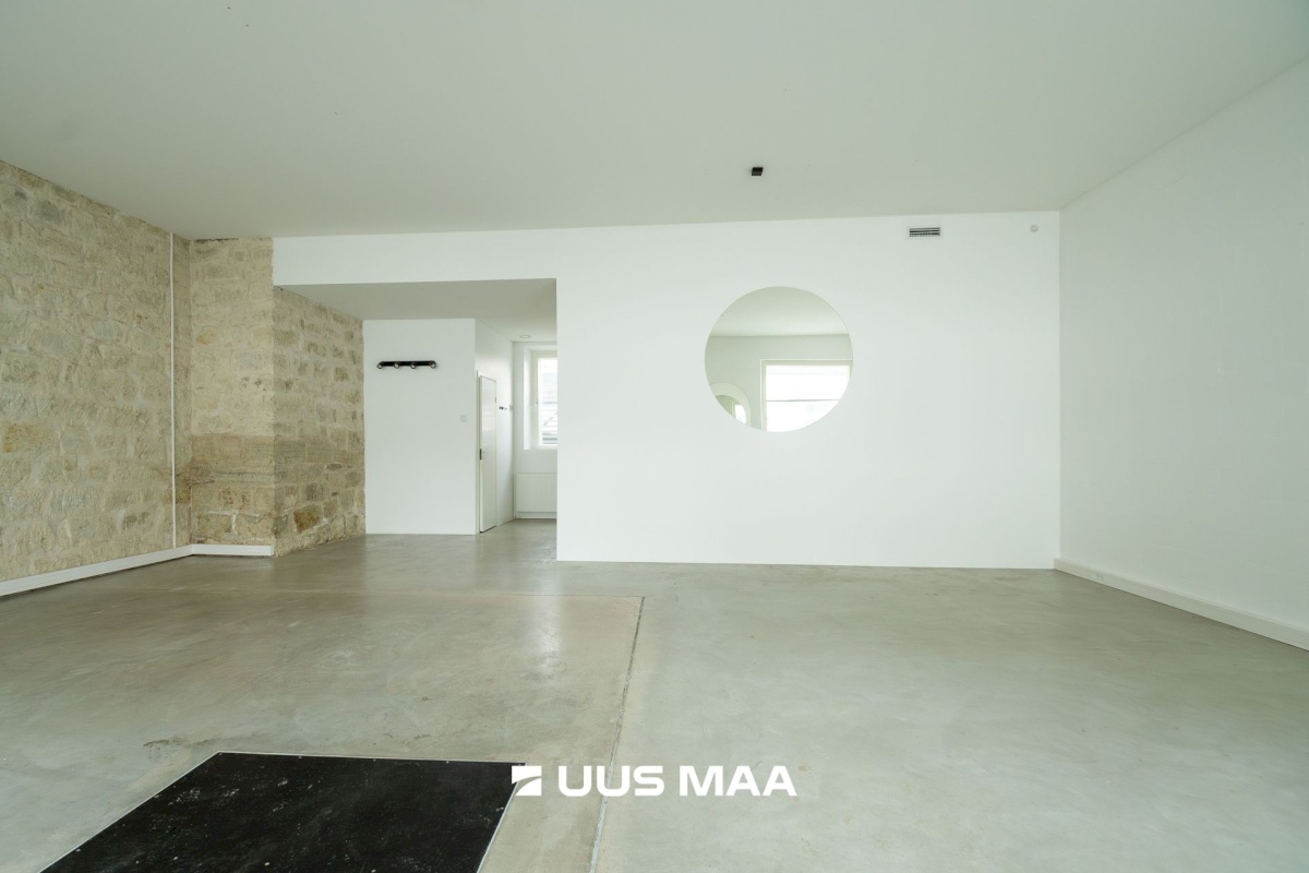 Saaremaa vald, Kuressaare linn, Kauba 7