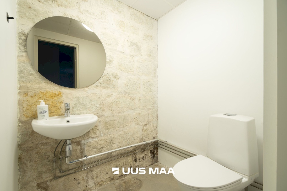 Saaremaa vald, Kuressaare linn, Kauba 7