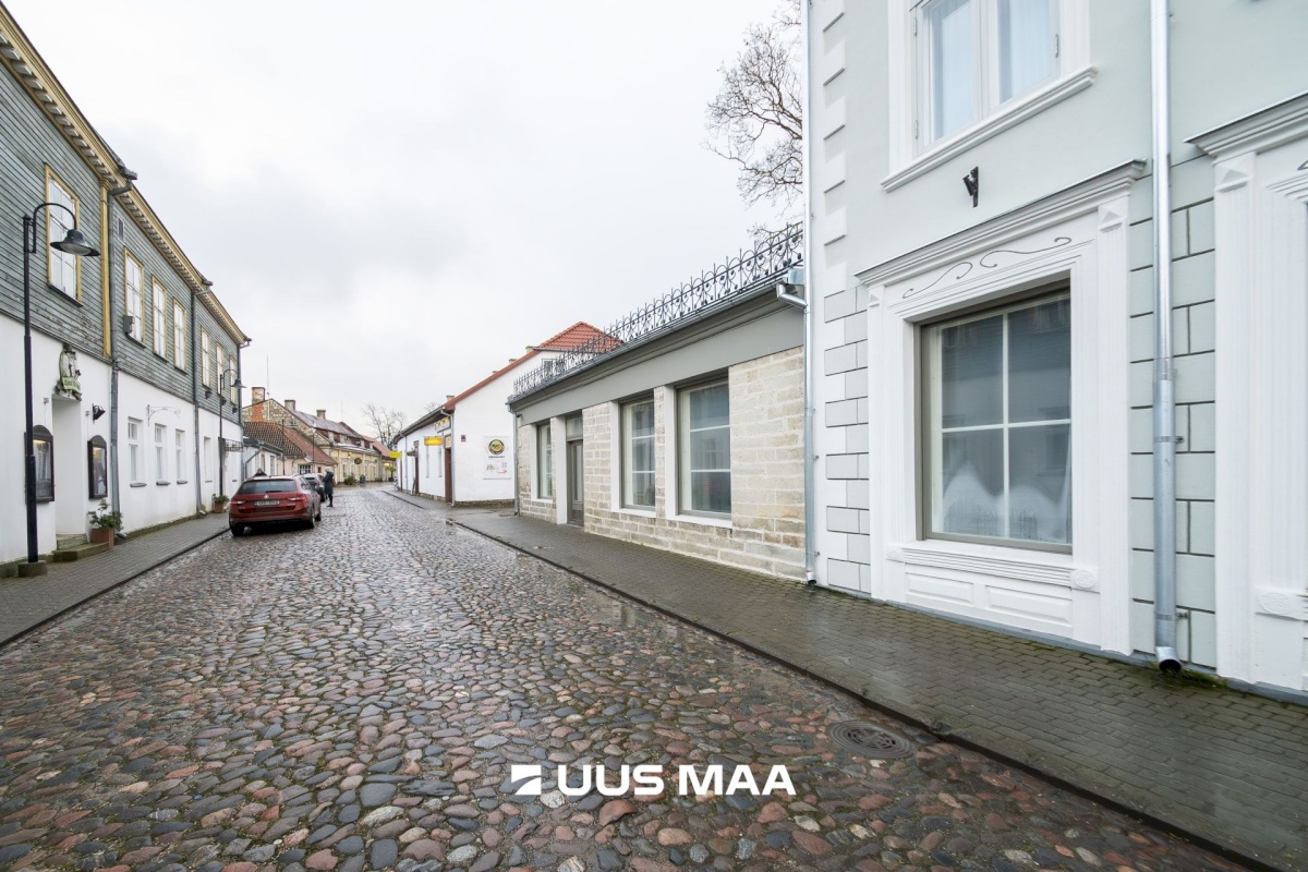 Saaremaa vald, Kuressaare linn, Kauba 7