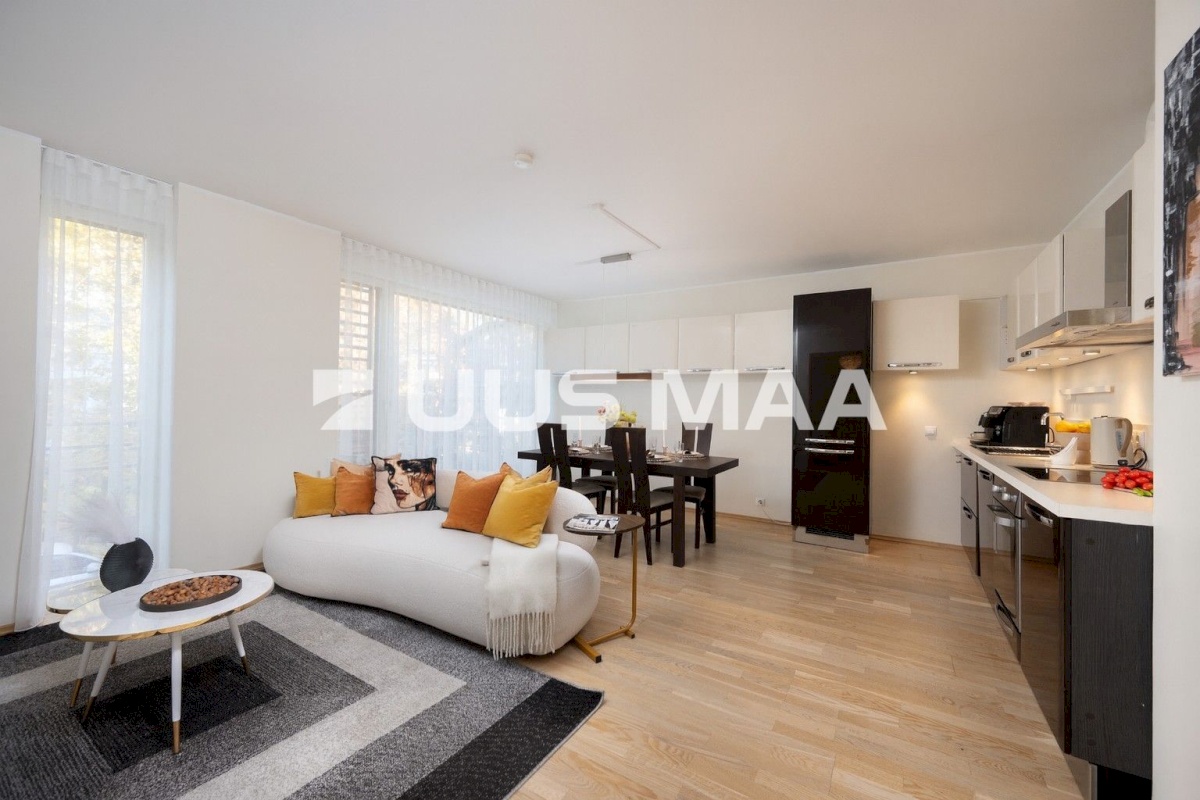 Tallinn, Kesklinna linnaosa, Kadriorg, Tina 1a