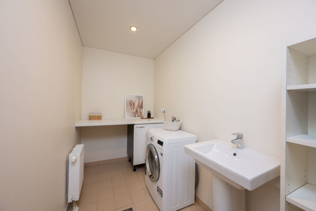 Tallinn, Kesklinna linnaosa, Kadriorg, Tina 1a