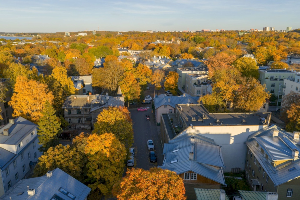 Tallinn, Kesklinna linnaosa, Kadriorg, Tina 1a