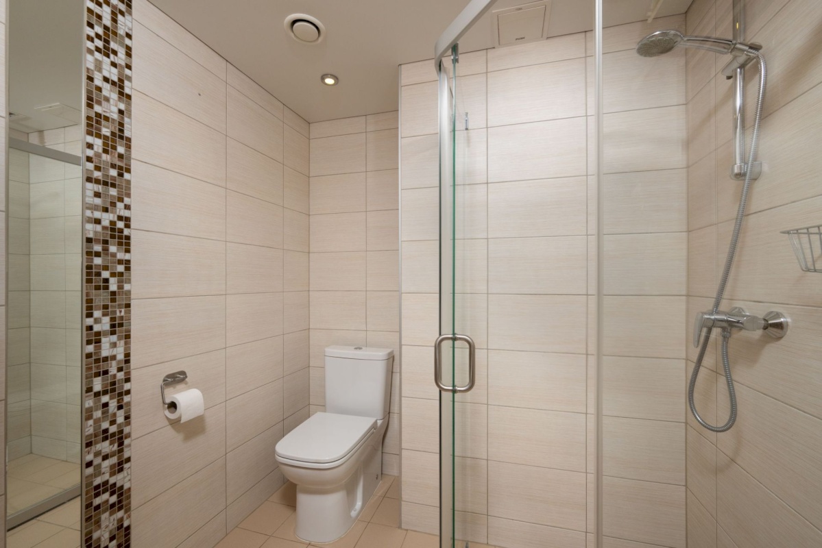 Tallinn, Kesklinna linnaosa, Kadriorg, Tina 1a