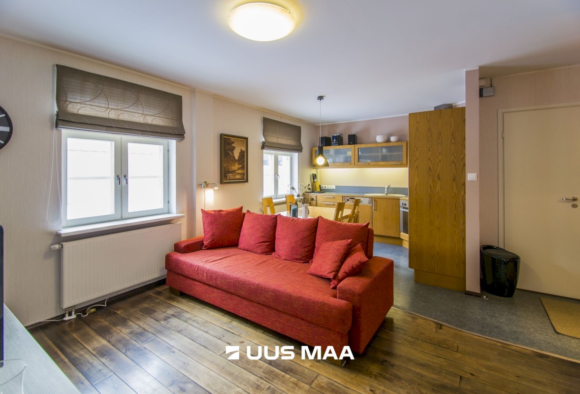 Saaremaa vald, Kuressaare linn, Komandandi 7B