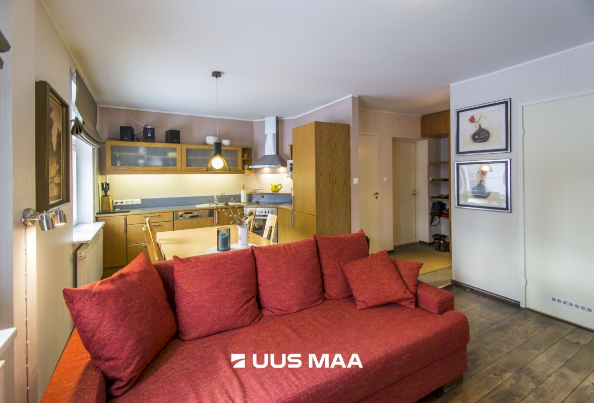 Saaremaa vald, Kuressaare linn, Komandandi 7B