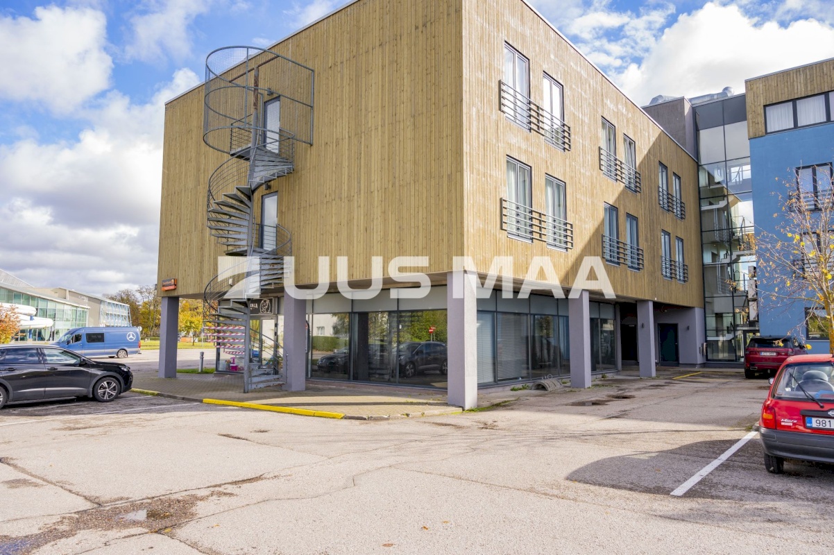 Saaremaa vald, Kuressaare linn, Pargi 16