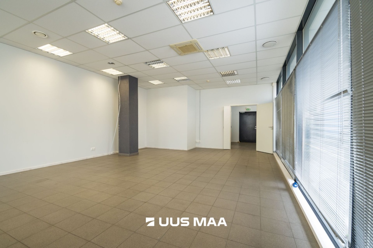 Saaremaa vald, Kuressaare linn, Pargi 16