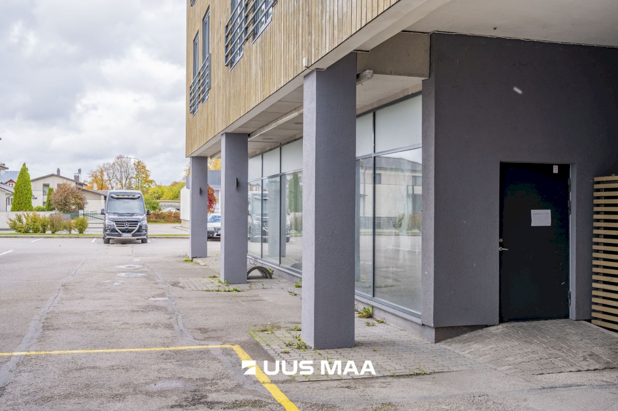 Saaremaa vald, Kuressaare linn, Pargi 16