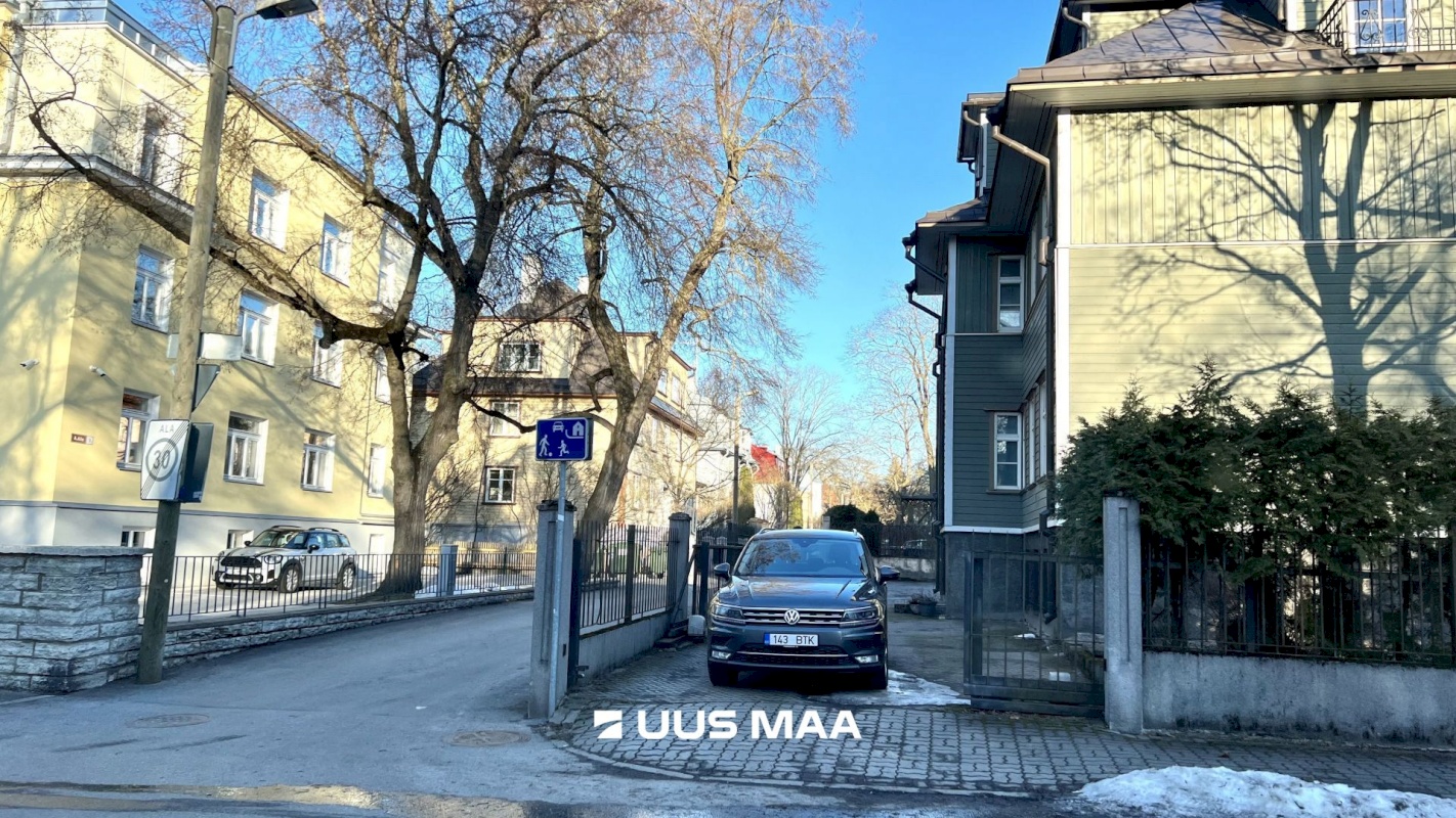 Tallinn, Kesklinna linnaosa, Kadriorg, A. Alle 3