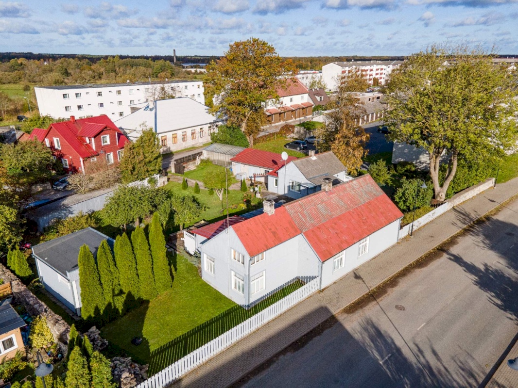 Saaremaa vald, Kuressaare linn, Pikk tn 50