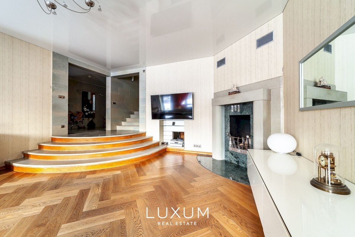 Tallinn, Pirita linnaosa, Kloostri tee 15