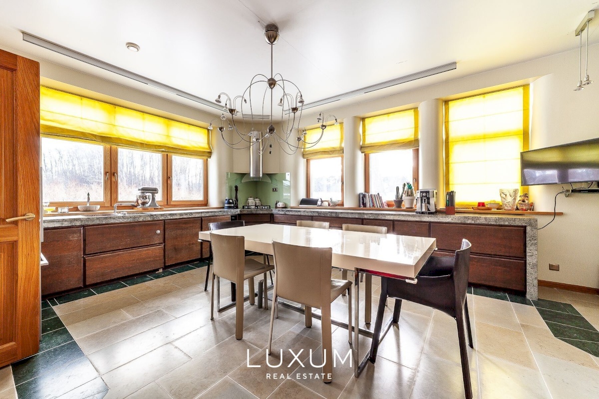 Tallinn, Pirita linnaosa, Kloostri tee 15