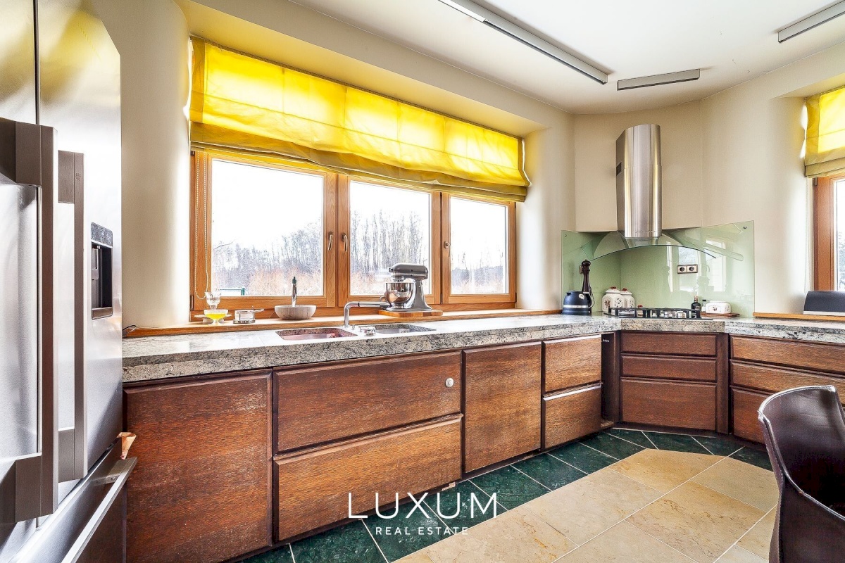 Tallinn, Pirita linnaosa, Kloostri tee 15