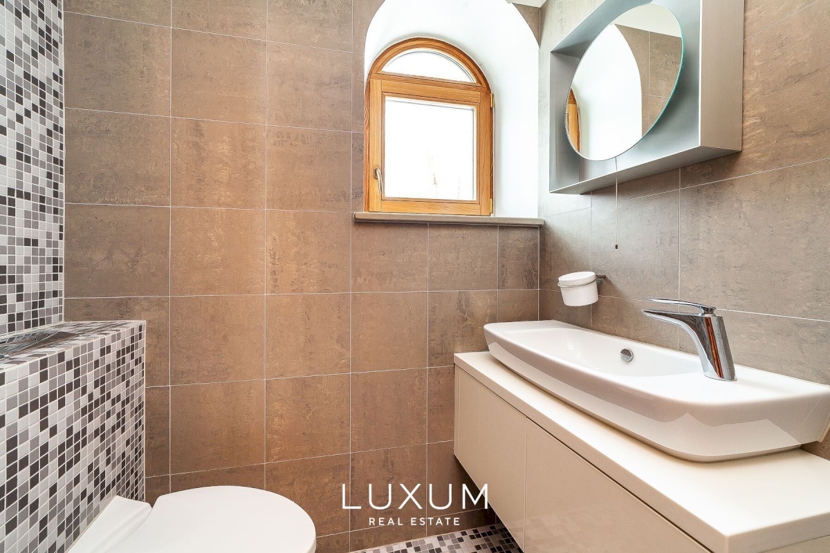 Tallinn, Pirita linnaosa, Kloostri tee 15