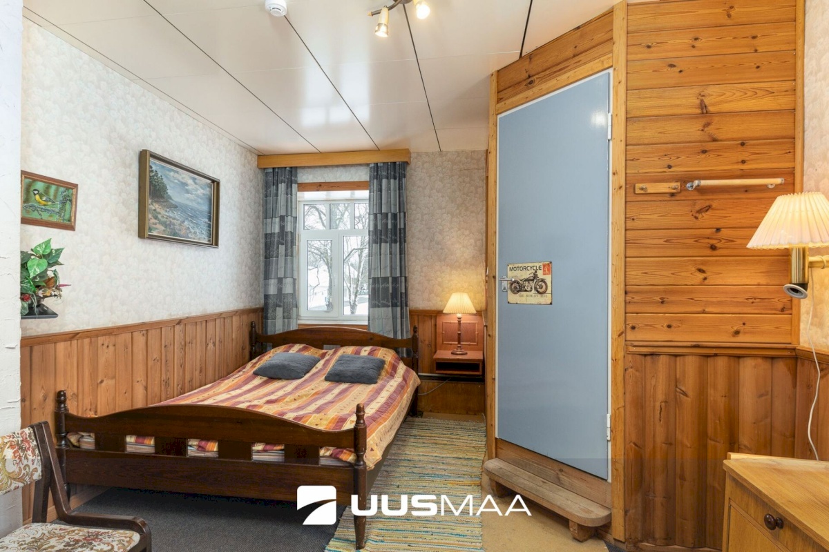 Järva vald, Koeru alevik, Paide tee 1