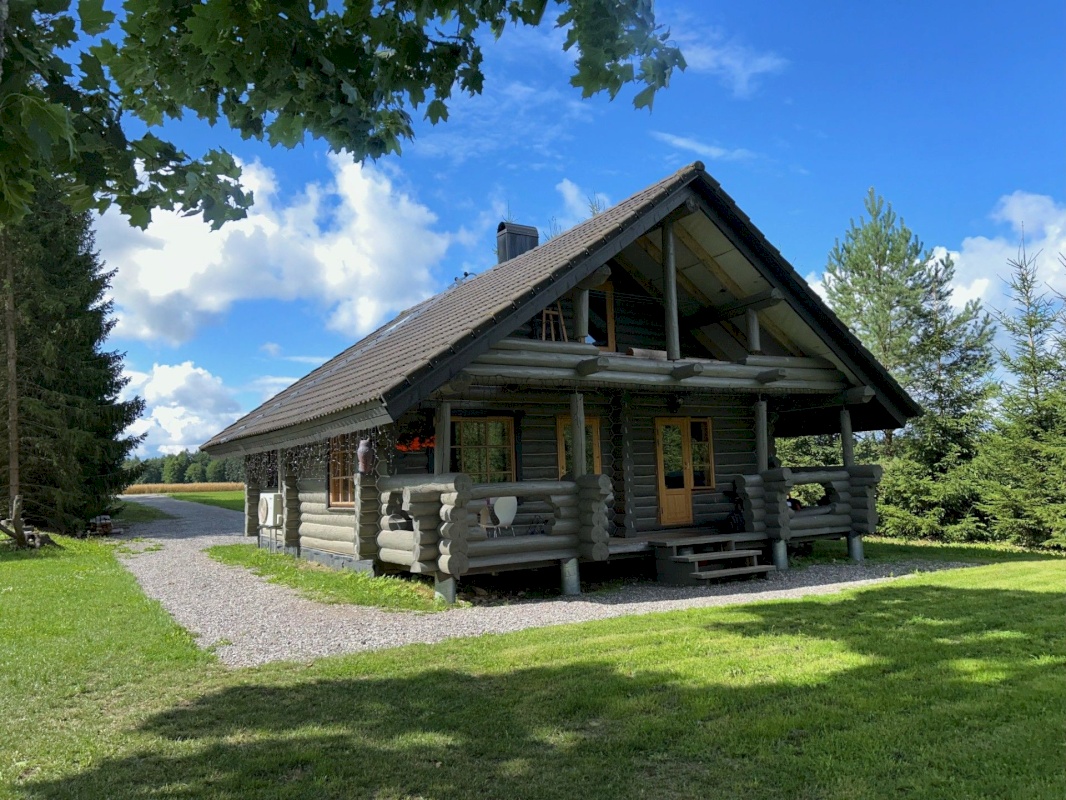 Kadrina vald, Loobu küla, Kuusetuka