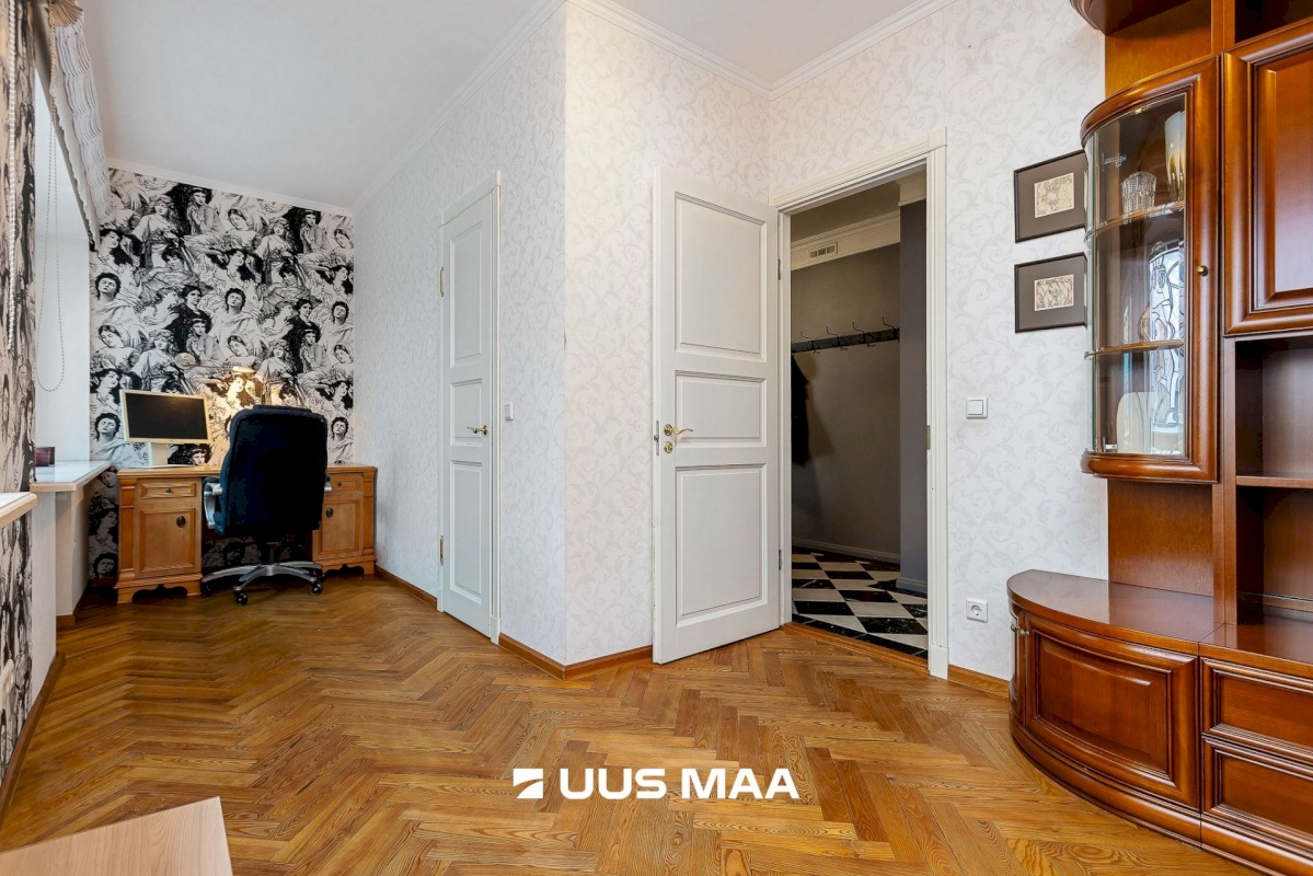 Tallinn, Kesklinna linnaosa, Tõnismägi 3