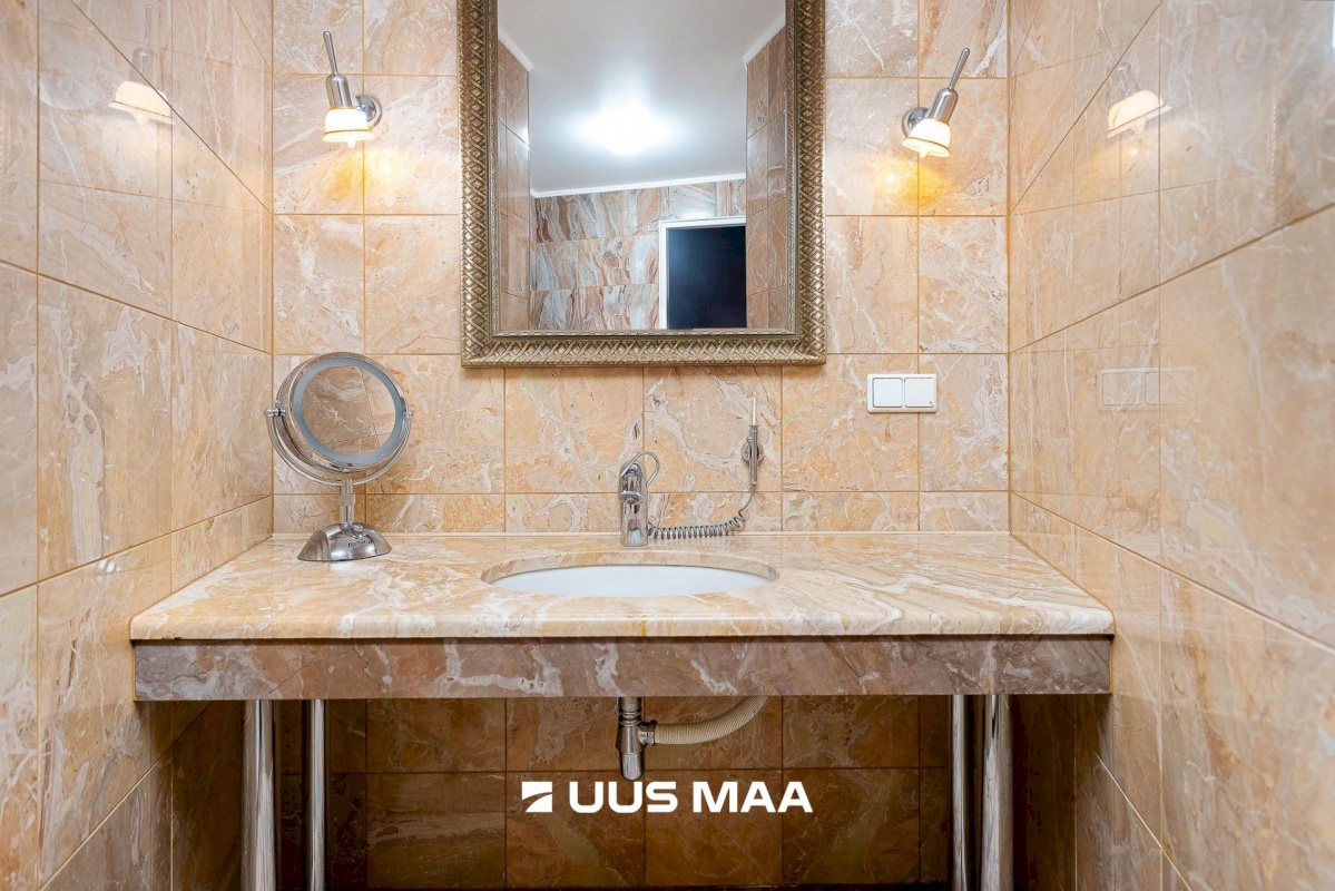 Tallinn, Kesklinna linnaosa, Tõnismägi 3