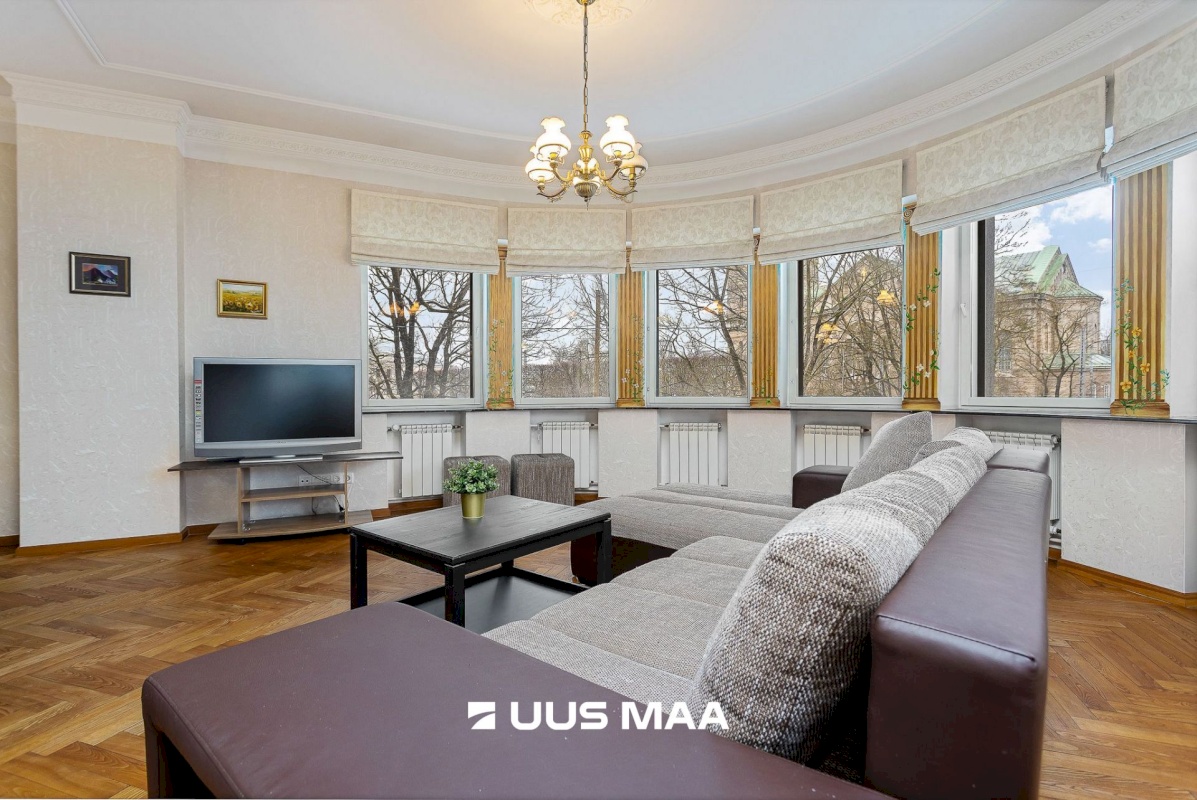 Tallinn, Kesklinna linnaosa, Tõnismägi 3