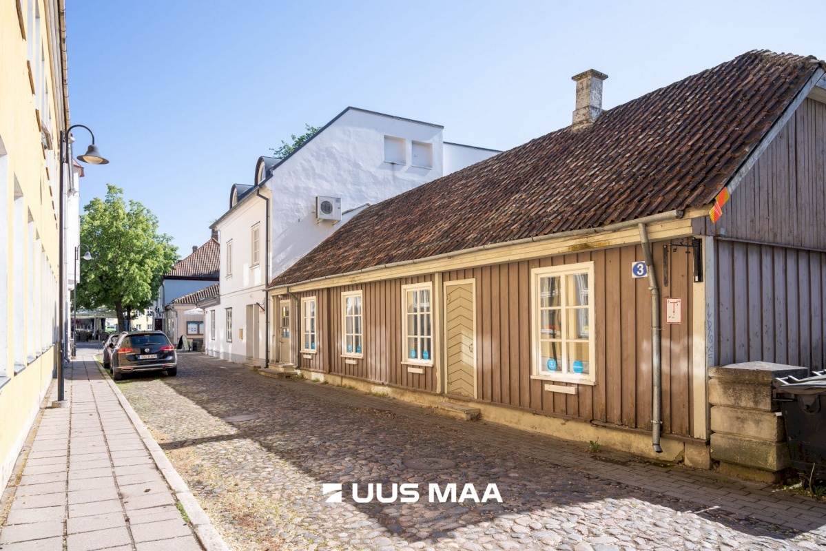 Saaremaa vald, Kuressaare linn, Kohtu 3