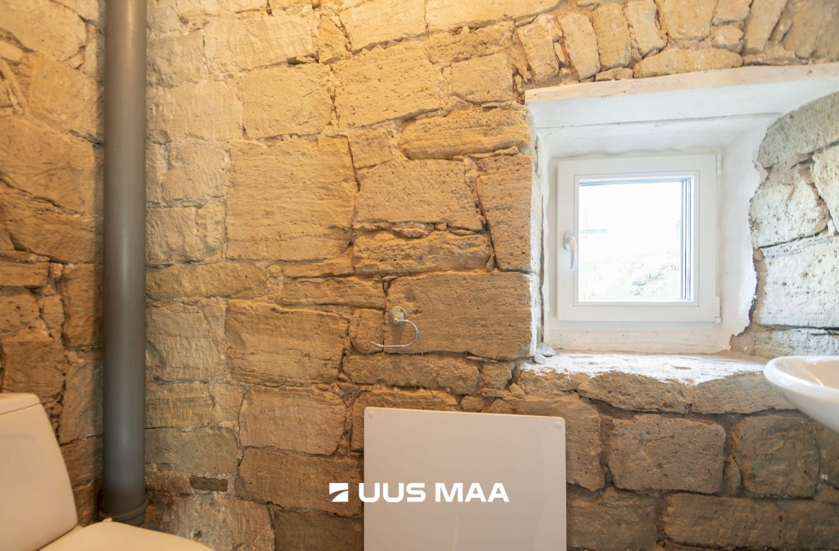 Saaremaa vald, Kuressaare linn, Kohtu 7d