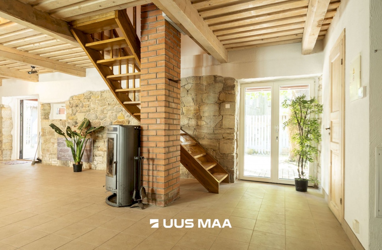 Saaremaa vald, Kuressaare linn, Kohtu 7d